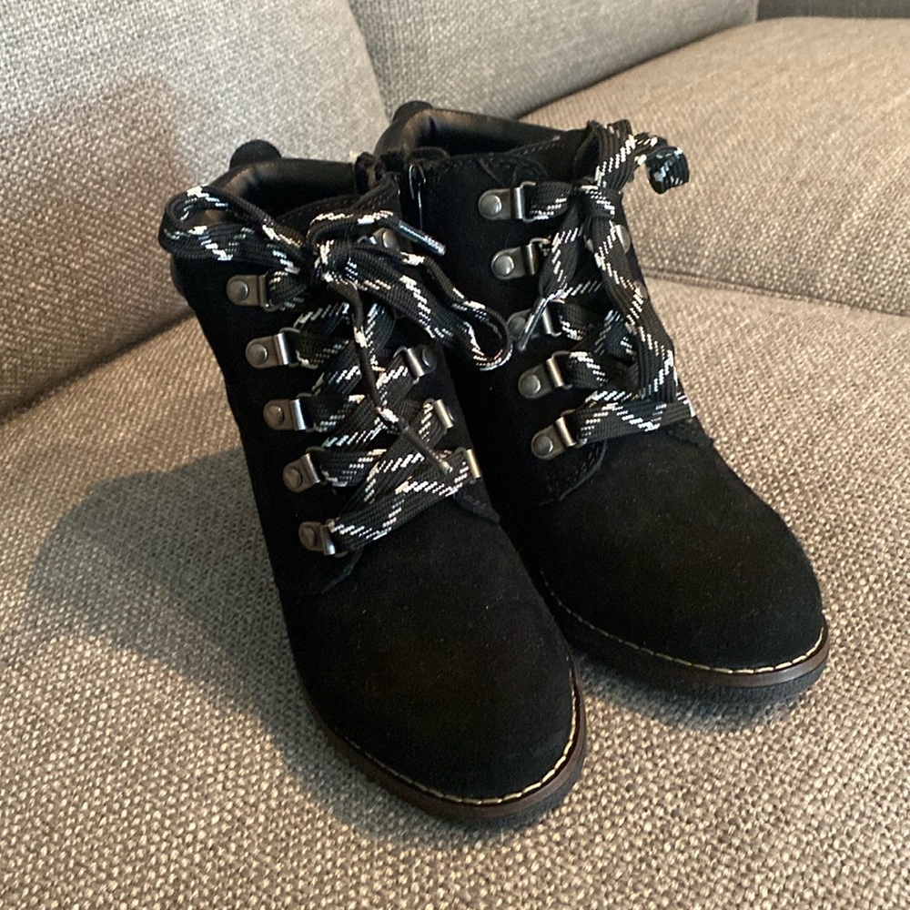 White Mountain ankle boot wedges